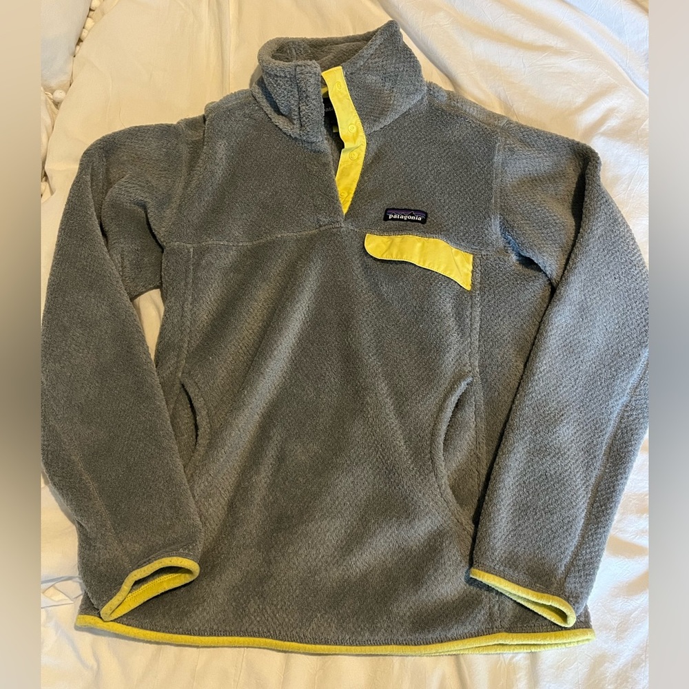 Patagonia pullover lightly worn